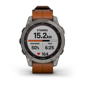 fēnix® 7 Sapphire Solar Titanium Titan mit braunem Lederarmband